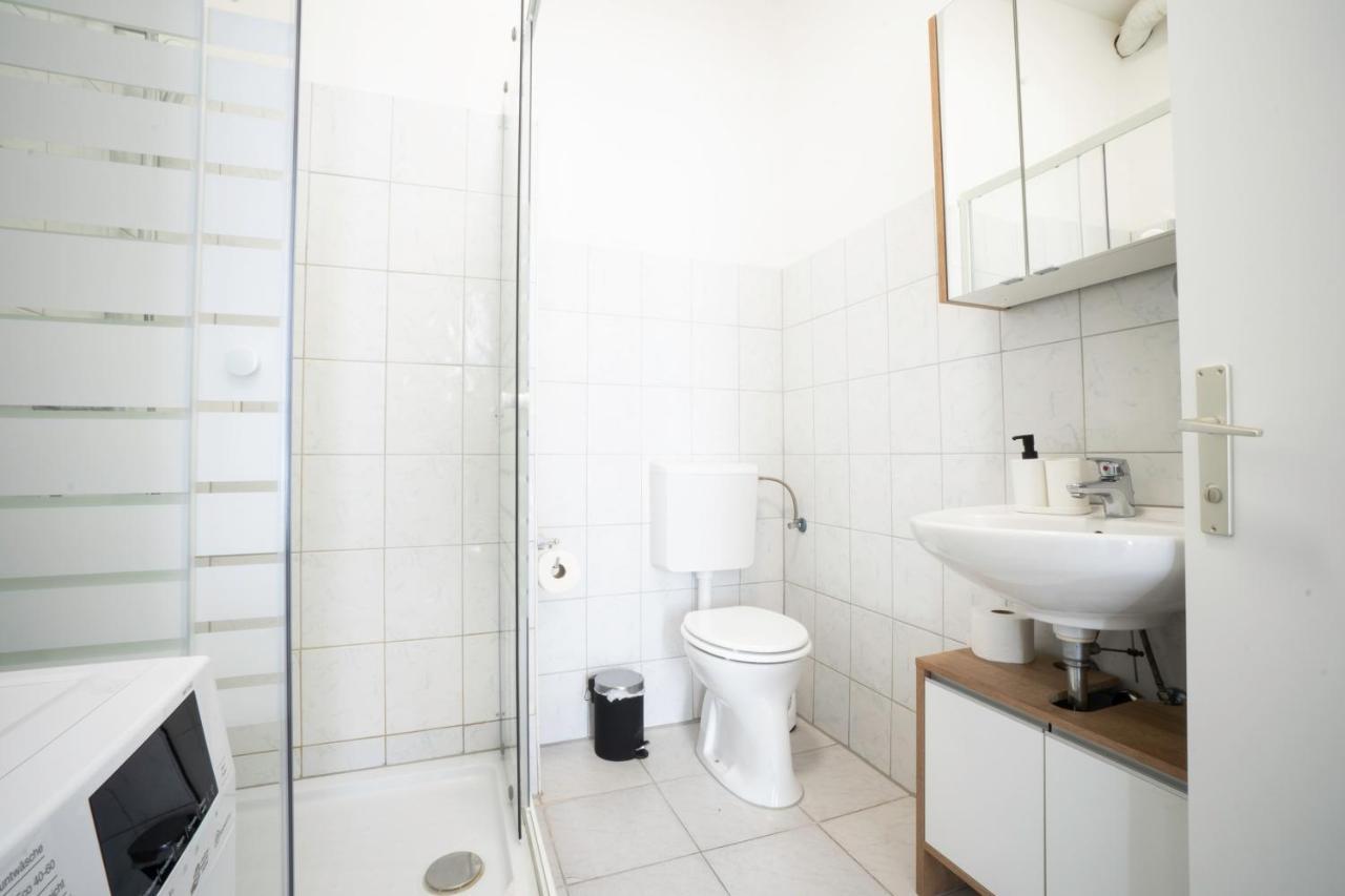 Modern 1-Bedroom Apartment Next To Praterstern ウィーン エクステリア 写真